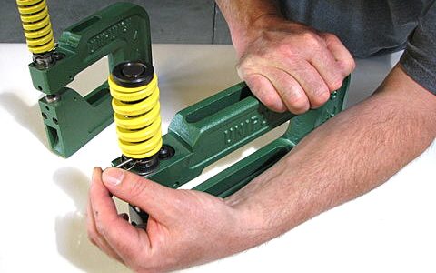 Lubrication Tips for UniPunch Tooling Maintenance